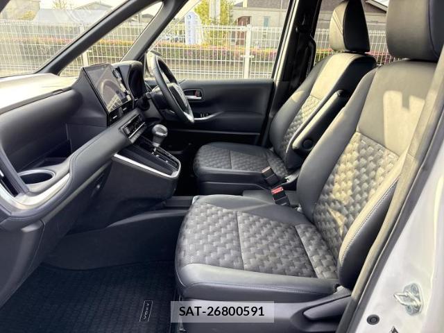Toyota VOXY 2023-01 8225271-6