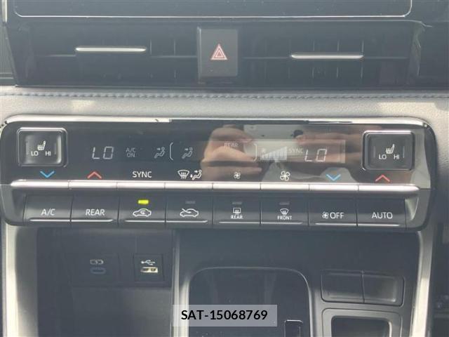 Toyota VOXY 2024-09 8225284-11
