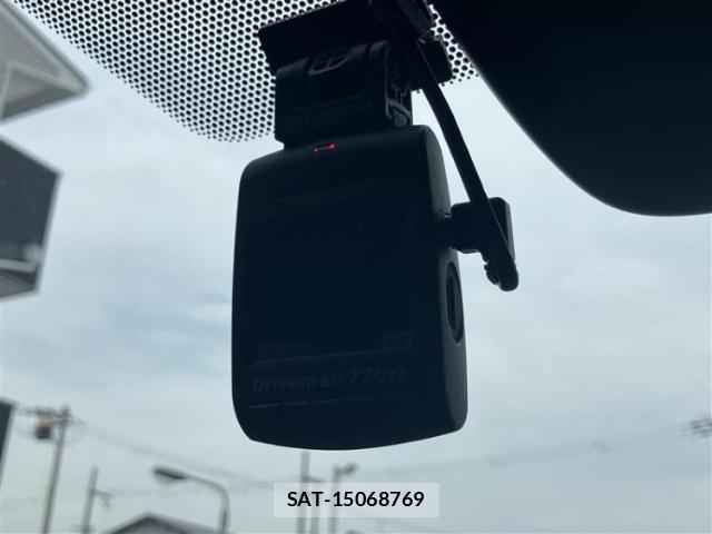 Toyota VOXY 2024-09 8225284-17