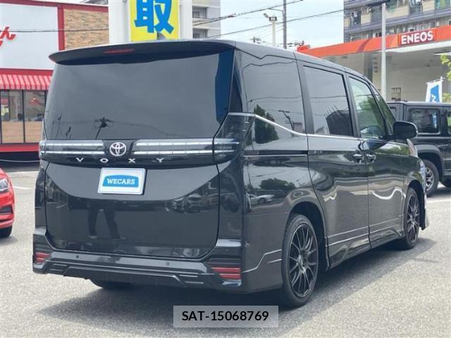 Toyota VOXY 2024-09 8225284-2