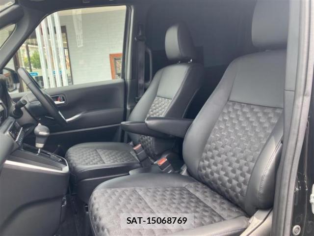 Toyota VOXY 2024-09 8225284-4