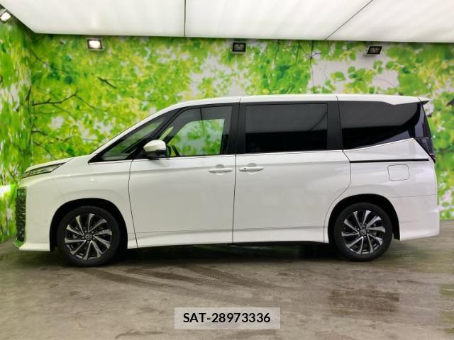 Toyota VOXY 2025-04 8225286-1