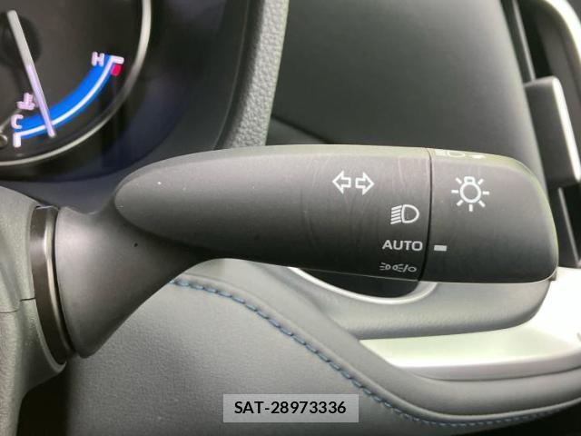 Toyota VOXY 2025-04 8225286-15