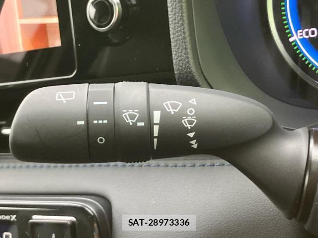 Toyota VOXY 2025-04 8225286-16