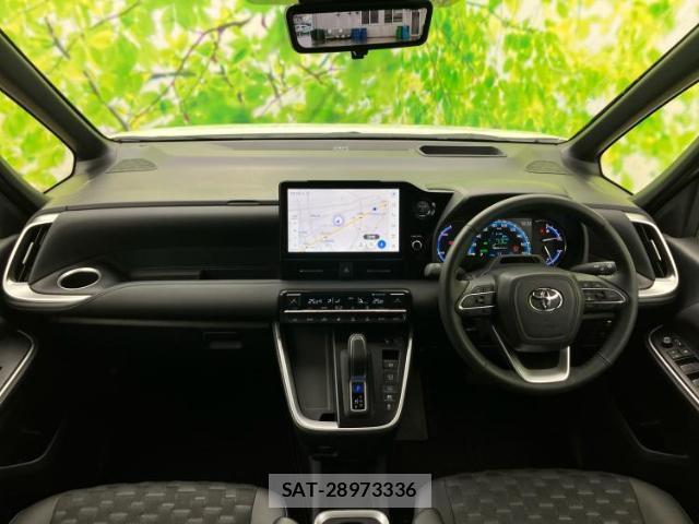 Toyota VOXY 2025-04 8225286-3