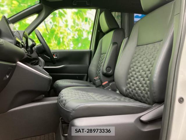 Toyota VOXY 2025-04 8225286-6