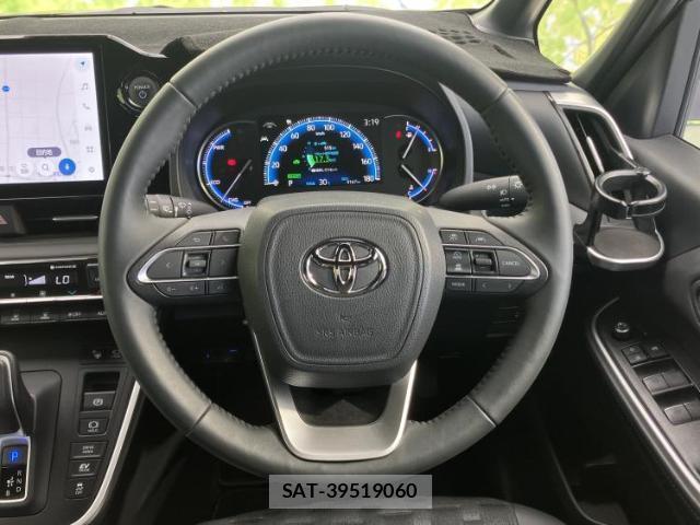 Toyota VOXY 2025-07 8225305-15