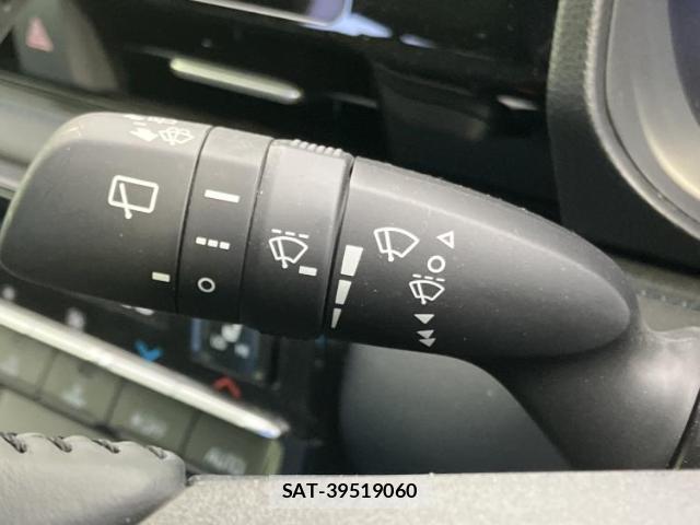 Toyota VOXY 2025-07 8225305-17