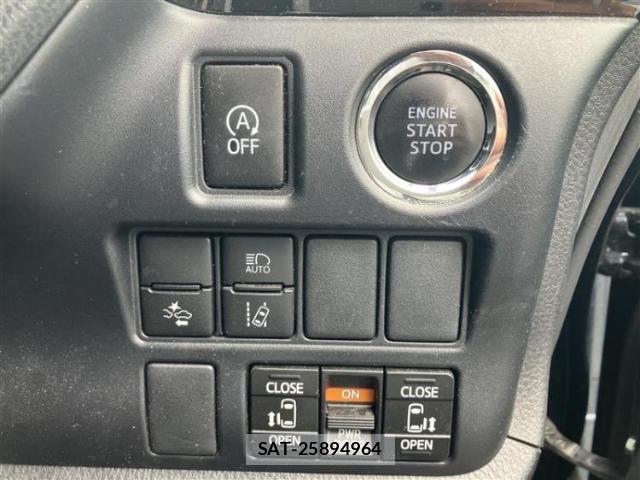 Toyota VOXY 2020-03 8225311-12