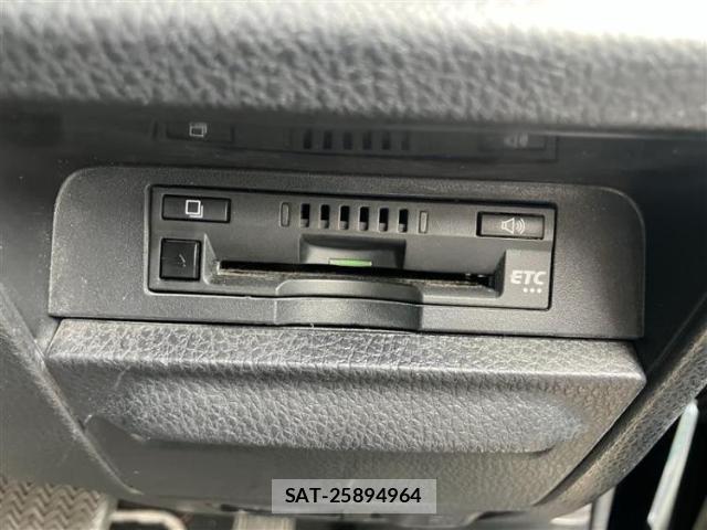 Toyota VOXY 2020-03 8225311-14