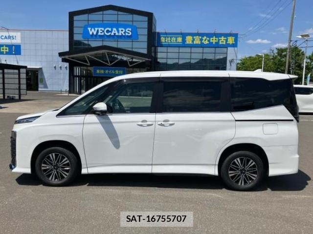 Toyota VOXY 2025-05 8225334-1