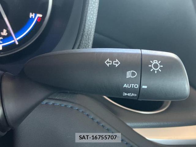 Toyota VOXY 2025-05 8225334-15