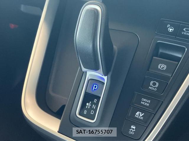 Toyota VOXY 2025-05 8225334-16