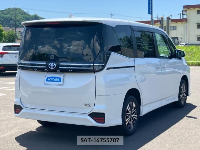 Toyota VOXY 2025-05 8225334-2