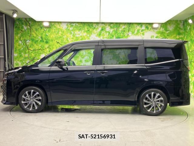Toyota VOXY 2023-10 8225461-1