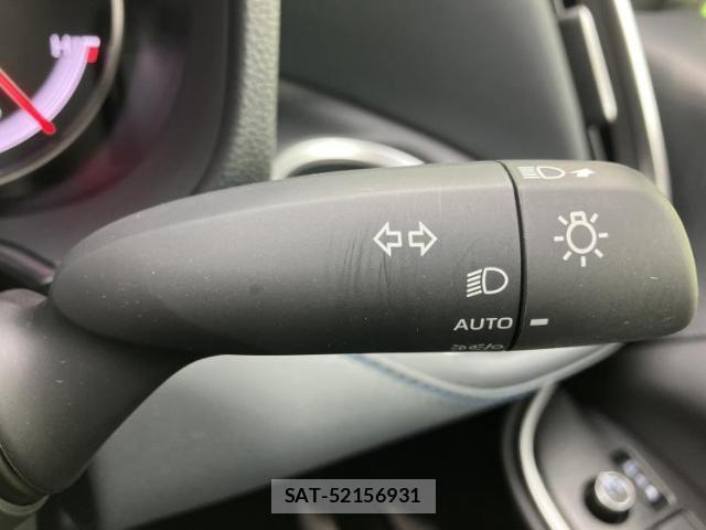 Toyota VOXY 2023-10 8225461-15