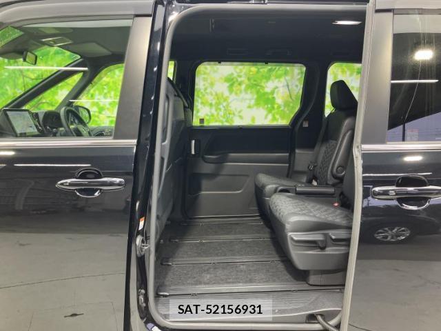 Toyota VOXY 2023-10 8225461-7