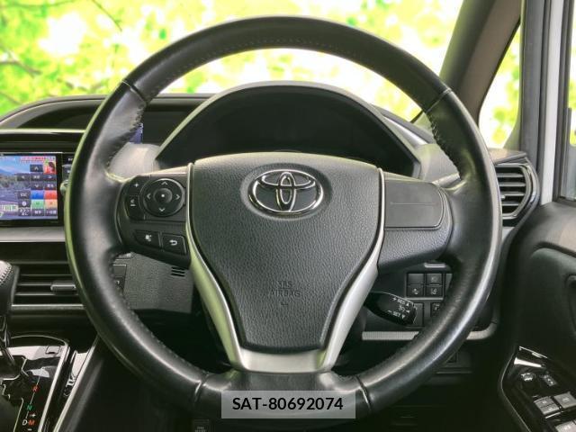 Toyota VOXY 2018-12 8225478-15