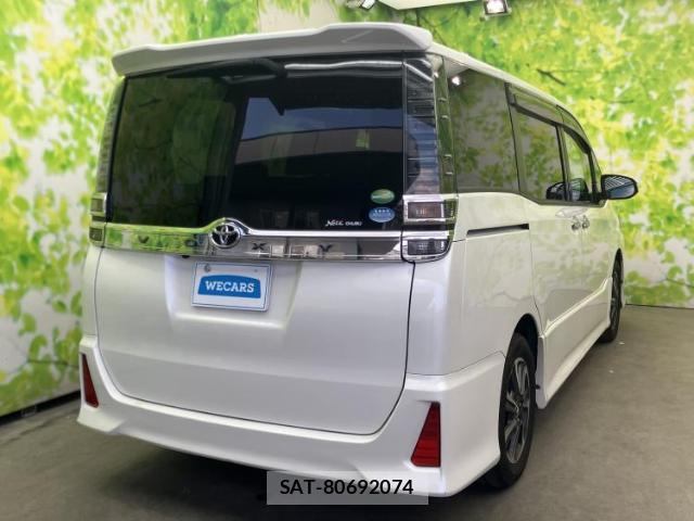 Toyota VOXY 2018-12 8225478-2