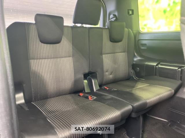 Toyota VOXY 2018-12 8225478-5