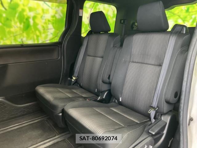 Toyota VOXY 2018-12 8225478-7