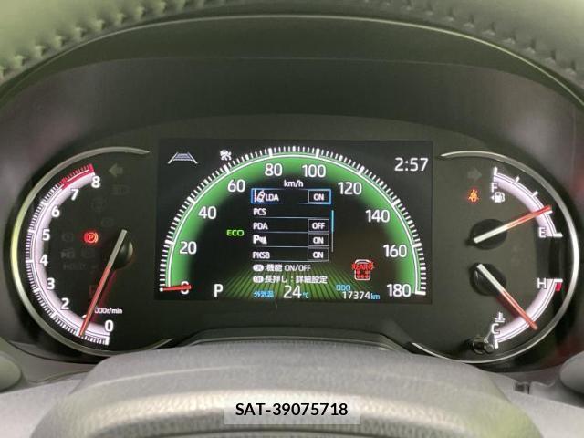 Toyota VOXY 2024-10 8225486-12
