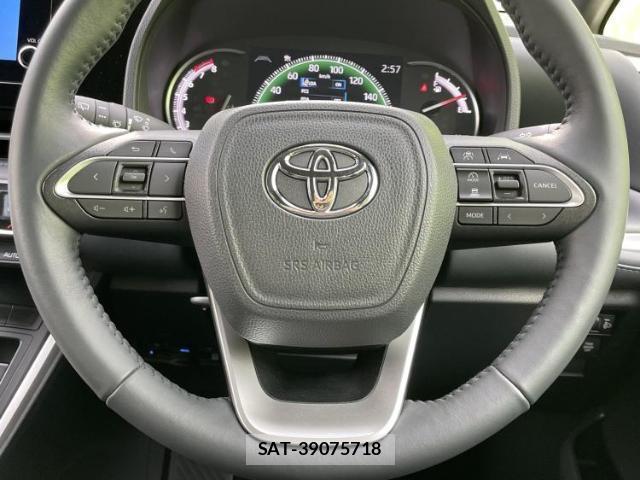 Toyota VOXY 2024-10 8225486-13