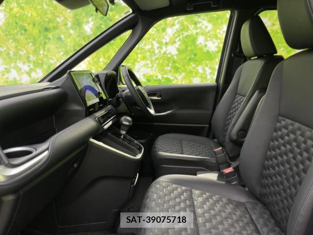 Toyota VOXY 2024-10 8225486-6