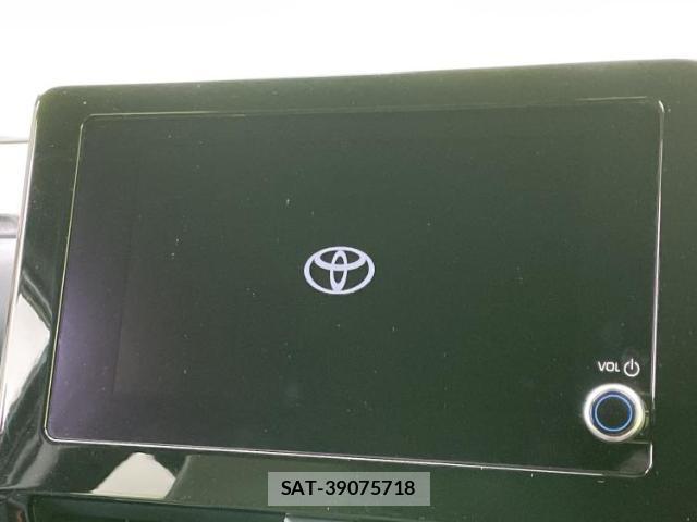 Toyota VOXY 2024-10 8225486-8