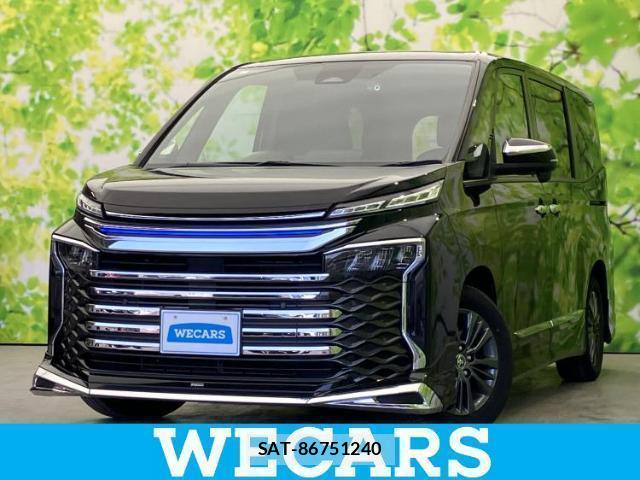 Toyota VOXY 2023-08 8225506-0