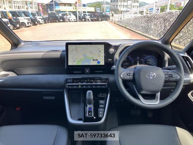 Toyota VOXY 2026-06 8225524-3