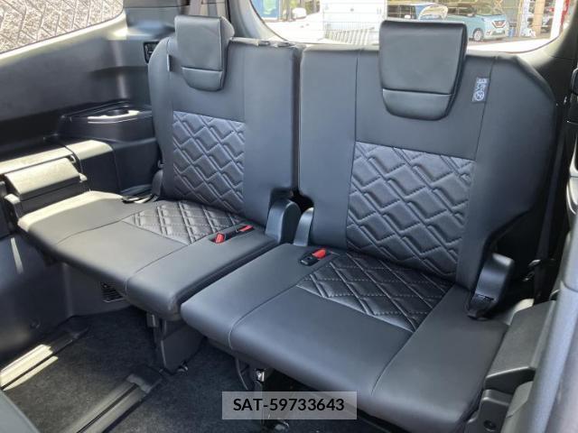Toyota VOXY 2026-06 8225524-7