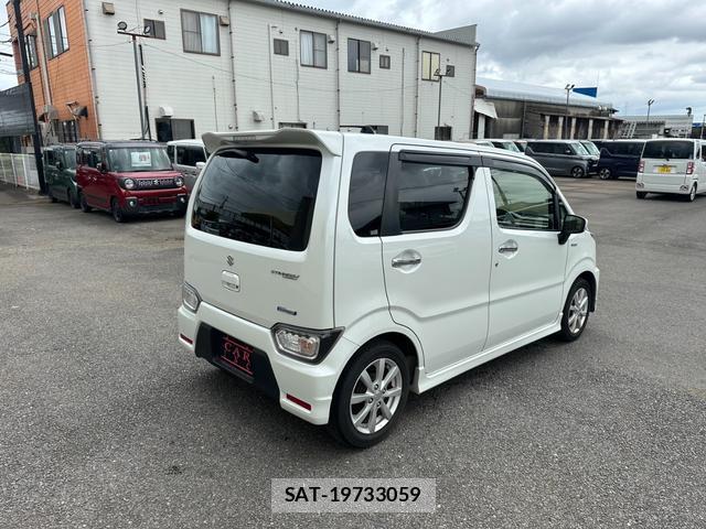Suzuki WAGON R 2017-07 8224727-6