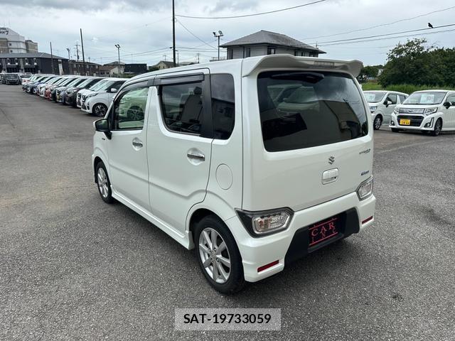 Suzuki WAGON R 2017-07 8224727-8