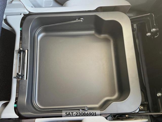 Suzuki WAGON R 2011-10 8216357-5
