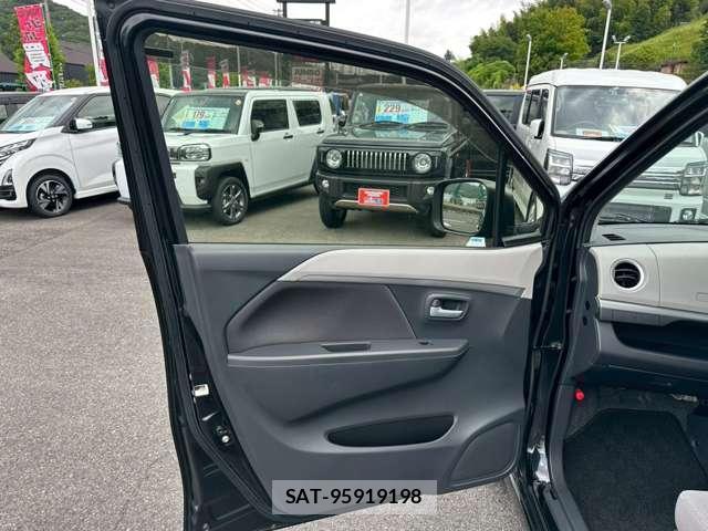 Suzuki WAGON R 2015-11 8218132-12