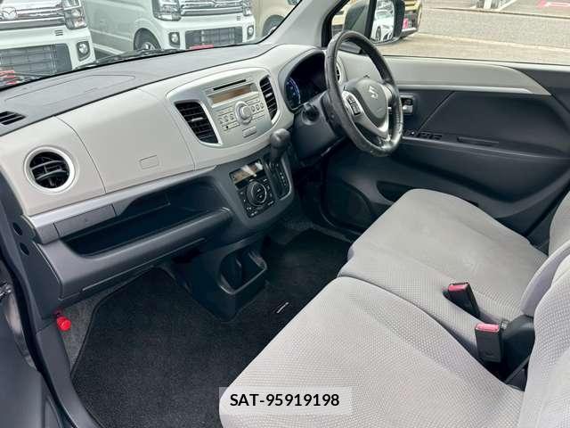 Suzuki WAGON R 2015-11 8218132-7