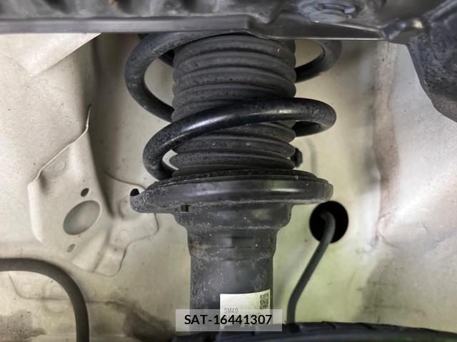 Suzuki WAGON R 2017-10 8219518-19