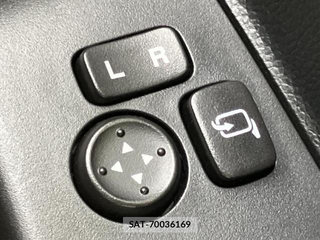 Suzuki WAGON R 2018-10 8220835-17