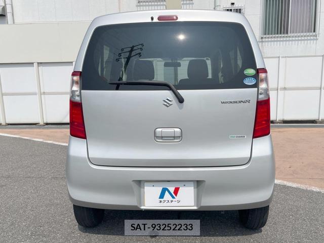 Suzuki WAGON R 2015-08 8221556-11