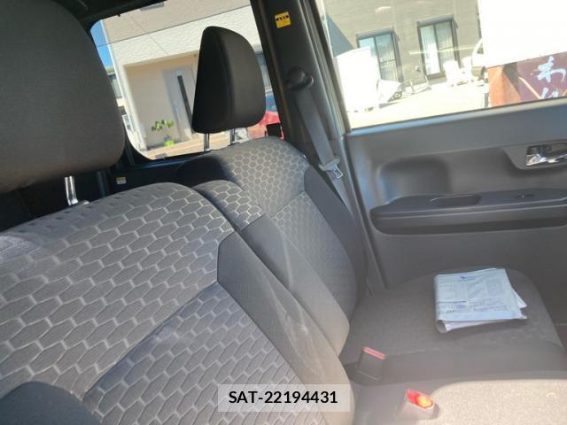 Daihatsu WAKE 2015-02 8219663-5