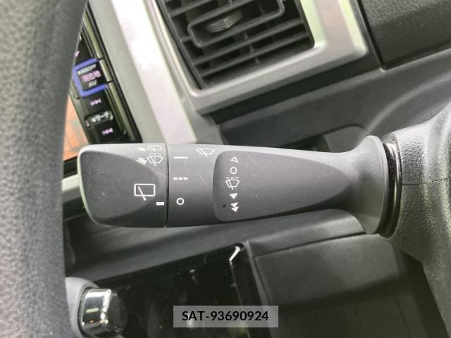 Daihatsu WAKE 2019-12 8225215-16