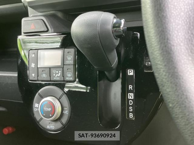 Daihatsu WAKE 2019-12 8225215-17