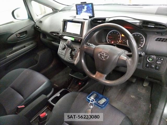 Toyota WISH 2013-07 8217531-2