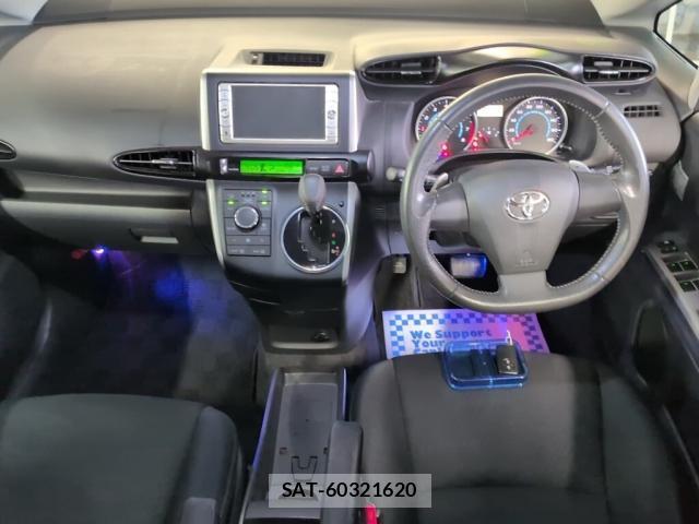 Toyota WISH 2009-05 8217651-2