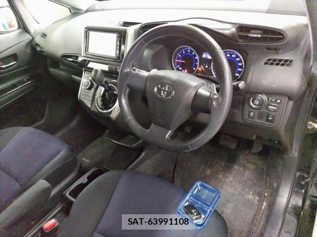 Toyota WISH 2016-04 8217792-2