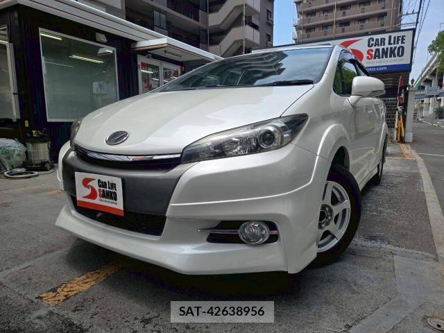 Toyota WISH 2013-12 8218765-0