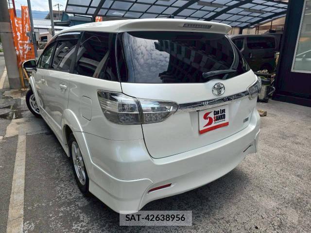 Toyota WISH 2013-12 8218765-2