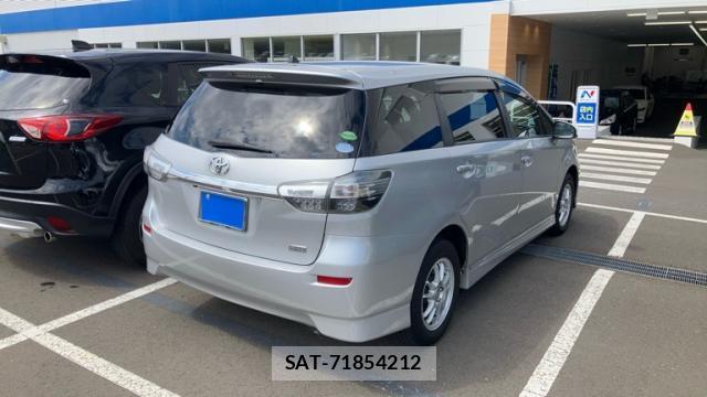 Toyota WISH 2014-05 8219596-2