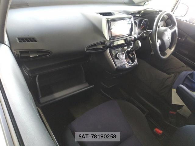 Toyota WISH 2014-05 8221441-2